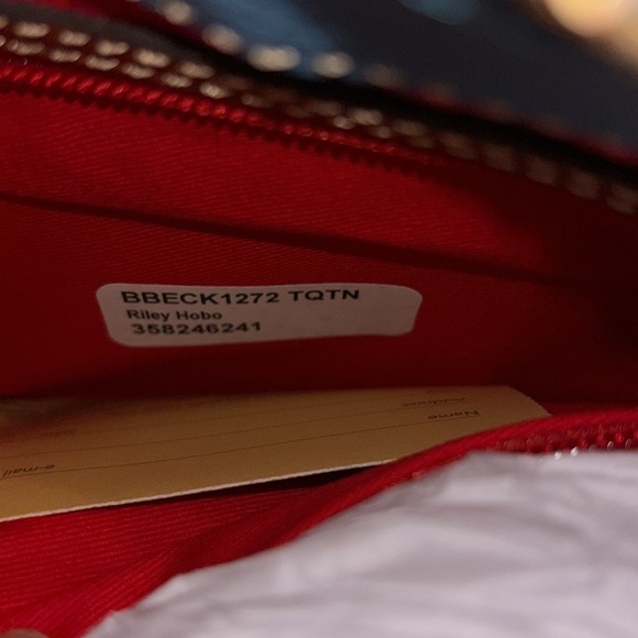 Dooney & Bourke Riley Hobo bag. - Picture 8 of 10